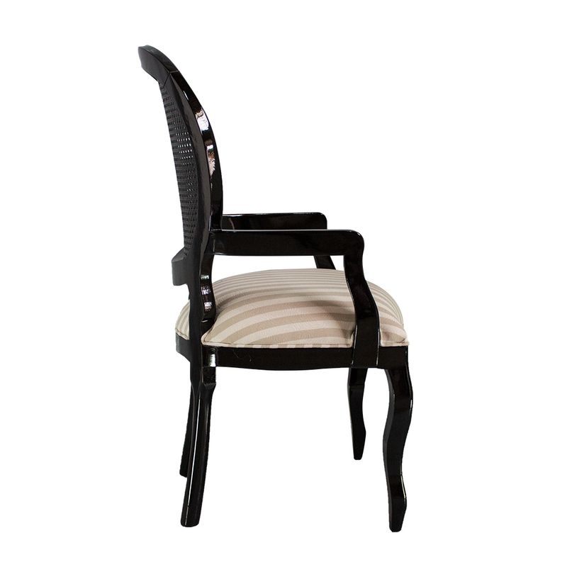 cadeira-estofada-madeira-com-braco-decoracao-medalhao-preta-listra-palha-02